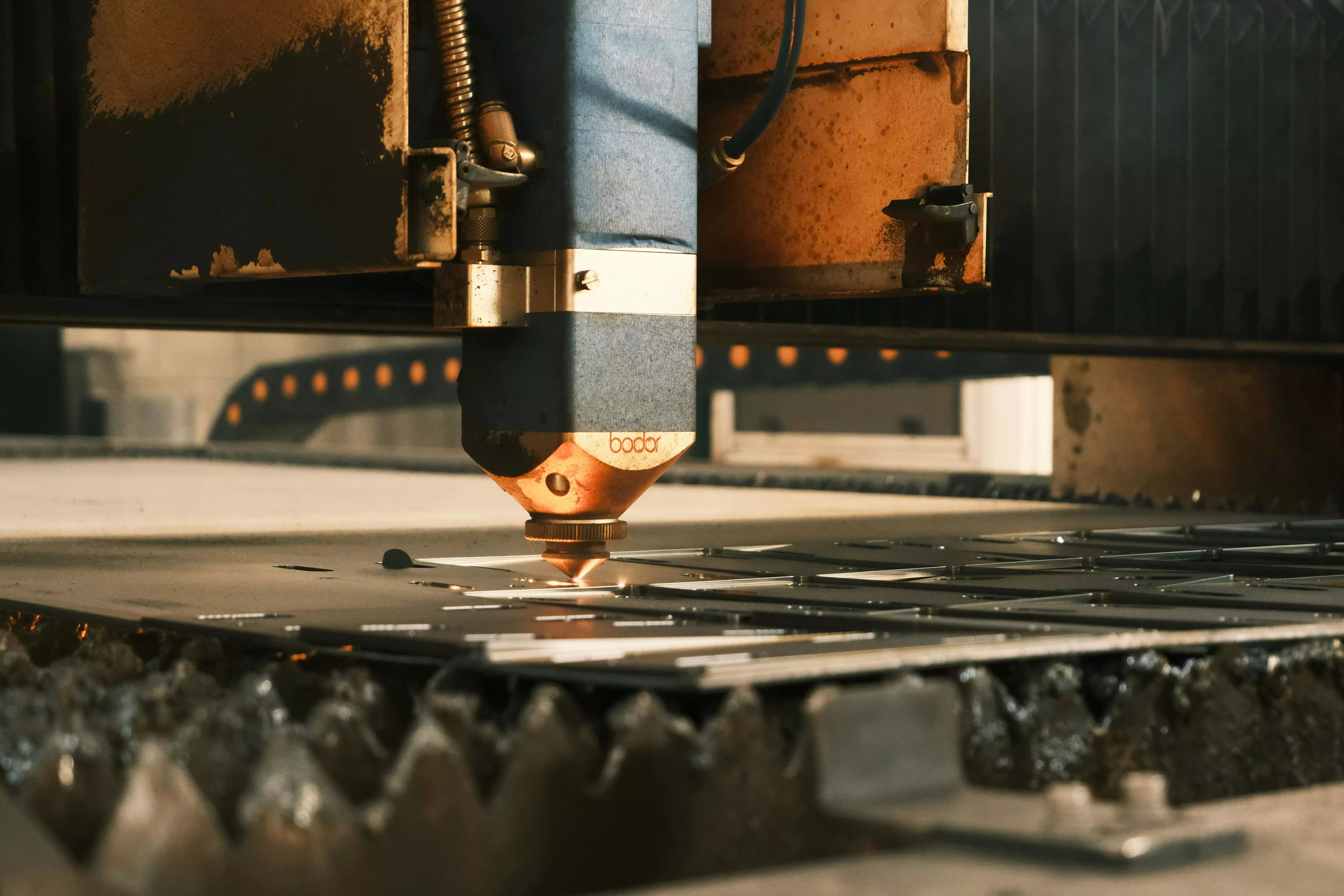Cięcie CNC – usługi obróbki metalu ELMET Wrocław