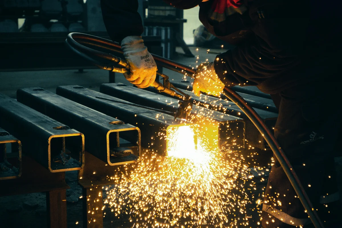 Cięcie palnikiem – usługi obróbki metalu ELMET Wrocław