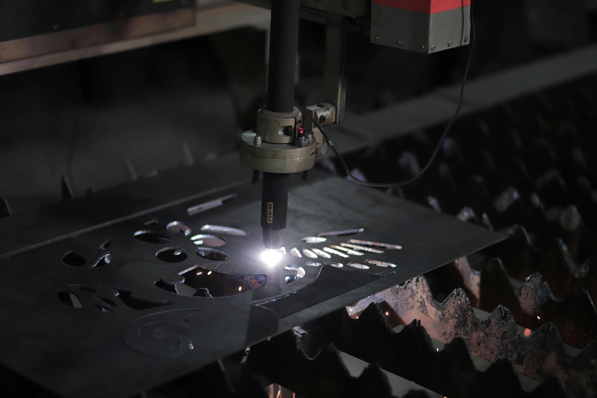 Cięcie plazmą – usługi obróbki metalu ELMET Wrocław
